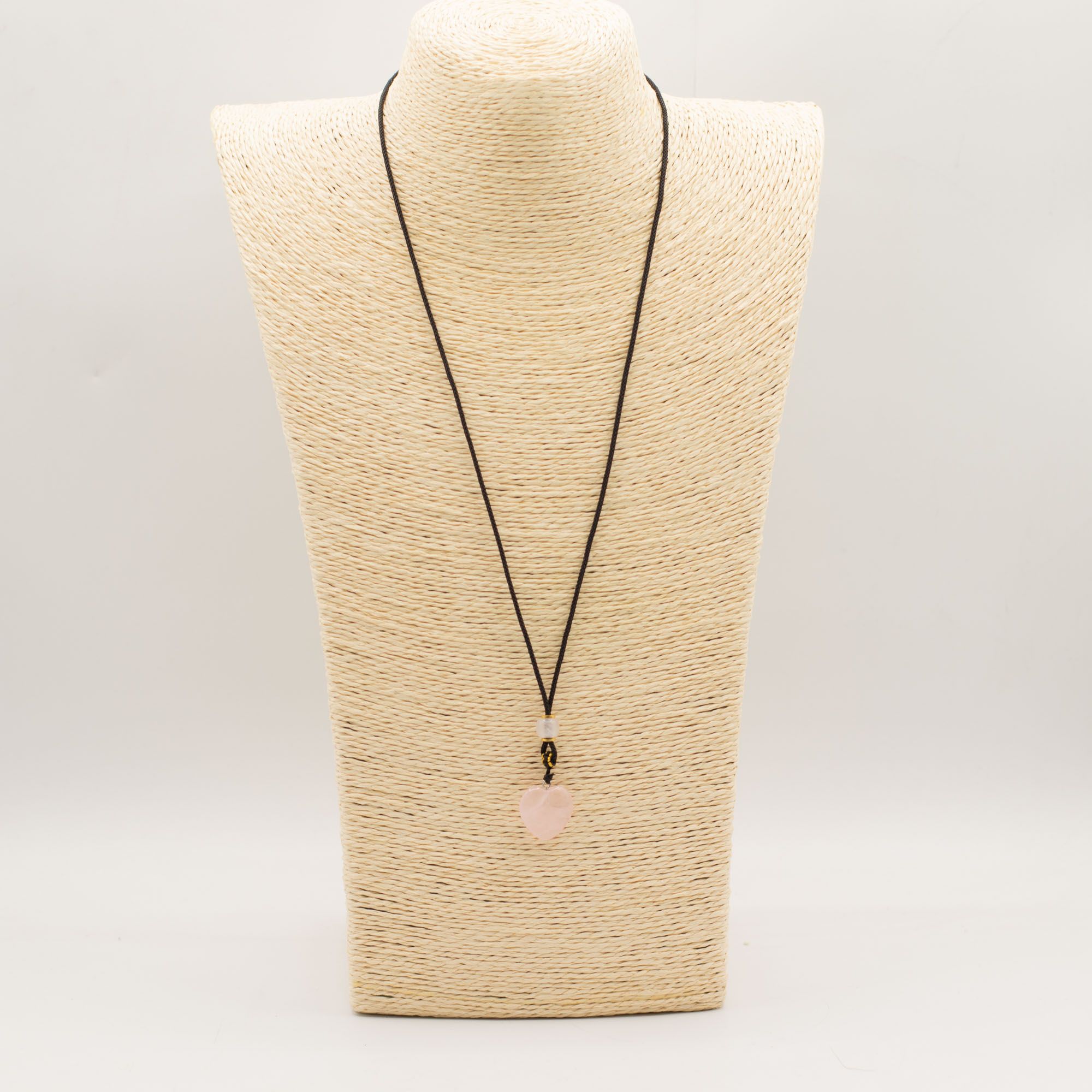 Collier de corde avec pendentif en pierres précieuses - Coeur de quartz rose – Image 2