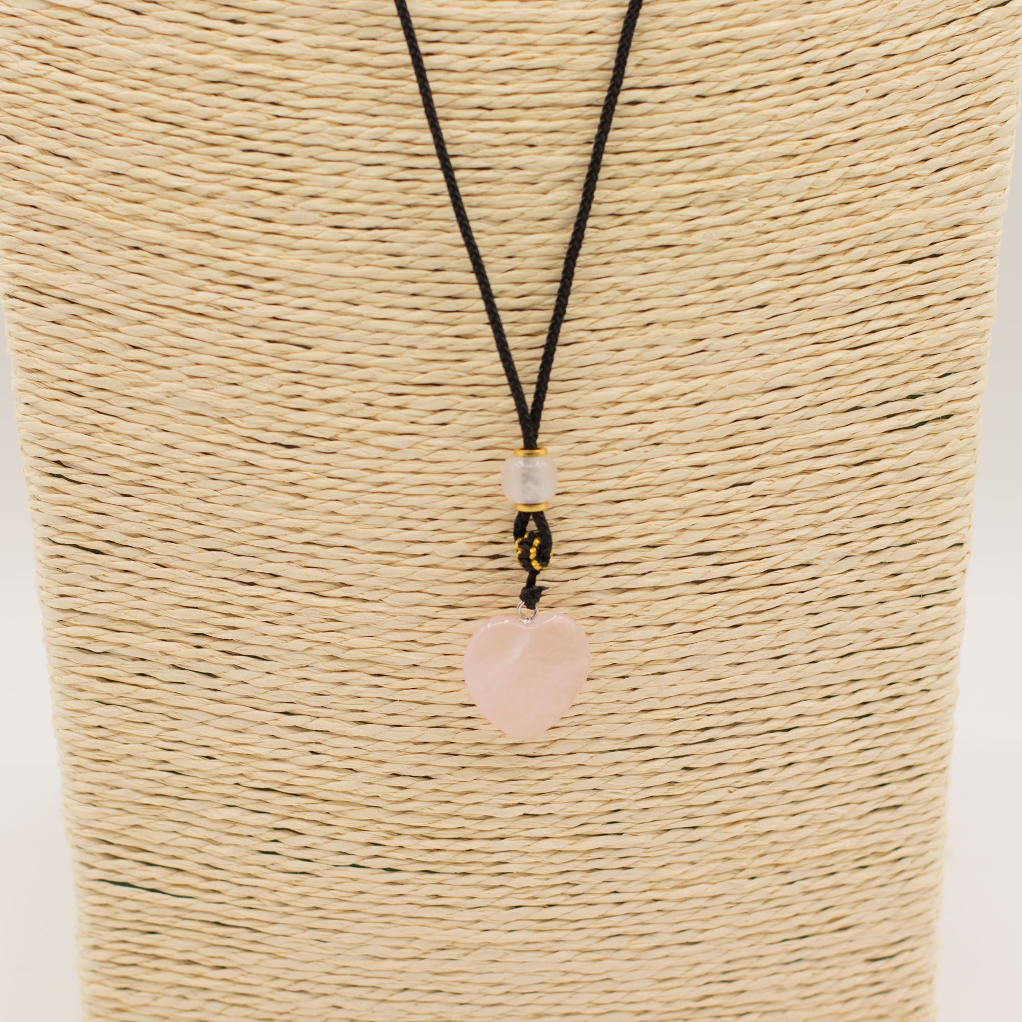 Collier de corde avec pendentif en pierres précieuses - Coeur de quartz rose – Image 3
